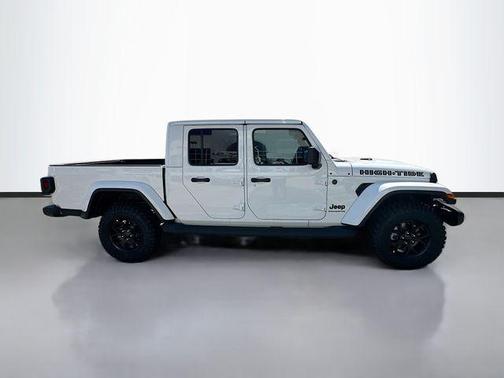 2025 Jeep Gladiator 