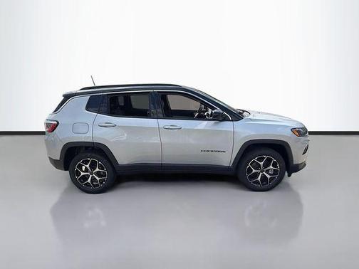 Silver Zynith Metallic Clearcoat 2026 Jeep Compass Limited