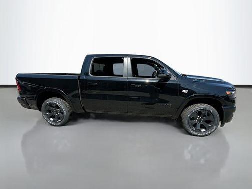 Diamond Black Crystal Pearlcoat 2026 RAM 1500 Big Horn/Lone Star