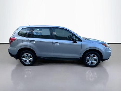 Ice Silver Metallic 2014 Subaru Forester 2.5i