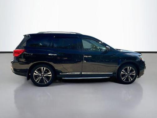 2019 Nissan Pathfinder Platinum