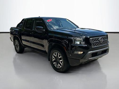 Super Black 2022 Nissan Frontier SV