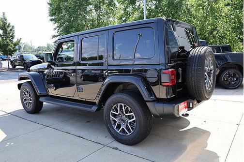 2025 Jeep Wrangler 4-Door Sahara 4x4