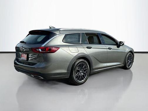 2019 Buick Regal TourX AWD Essence