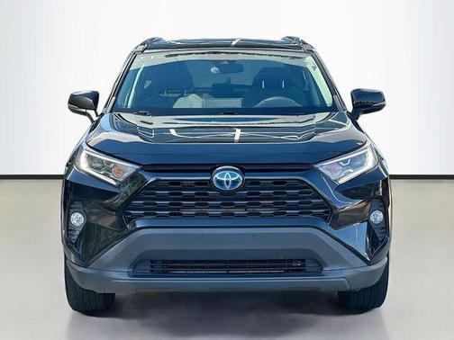 2020 Toyota RAV4 Hybrid XLE