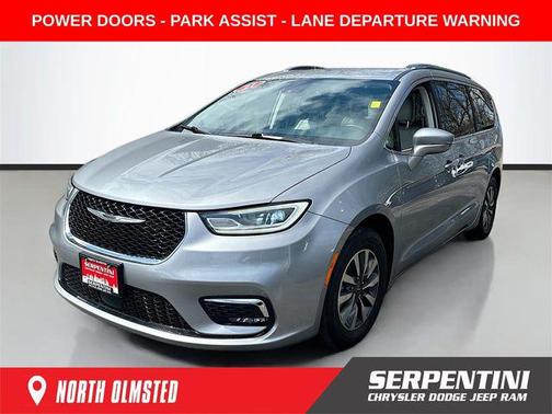 Billet Silver Metallic Clearcoat 2021 Chrysler Pacifica Touring L