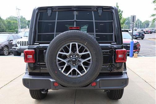 2025 Jeep Wrangler 4-Door Sahara 4x4