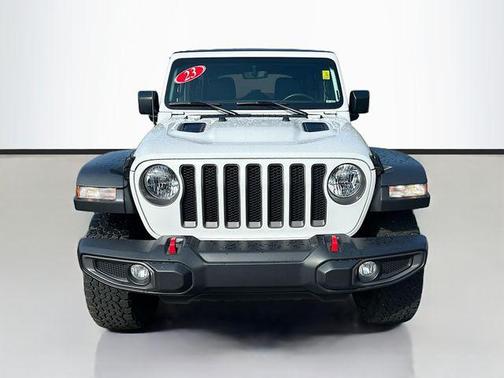 Bright White Clearcoat 2023 Jeep Wrangler Rubicon