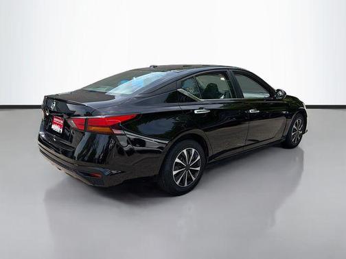 Super Black Clearcoat 2020 Nissan Altima S FWD
