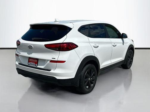 Dazzling White 2019 Hyundai TUCSON SE