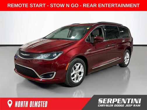 2017 Chrysler Pacifica Touring-L