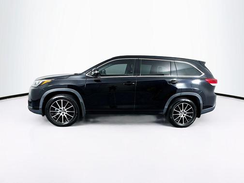 2017 Toyota Highlander SE