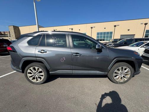 2022 Toyota RAV4 Limited