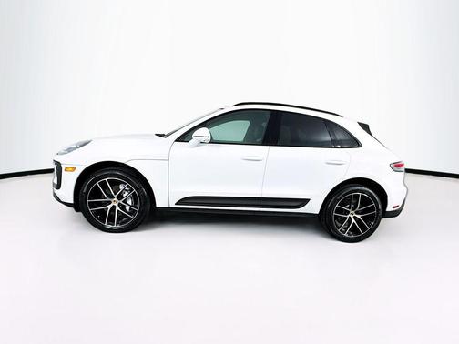 White 2022 Porsche Macan Macan