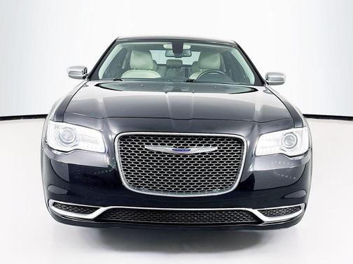 2021 Chrysler 300 Touring
