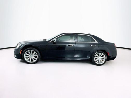 2021 Chrysler 300 Touring