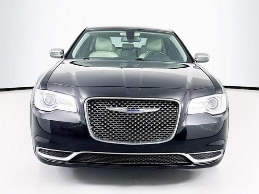 2021 Chrysler 300 Touring