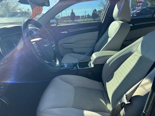 2021 Chrysler 300 Touring