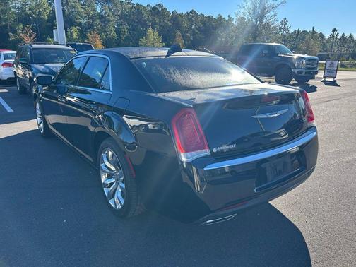 2021 Chrysler 300 Touring