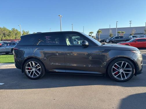 2023 Land Rover Range Rover Sport SE