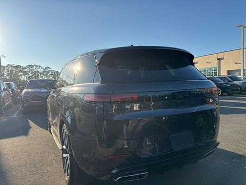 2023 Land Rover Range Rover Sport SE