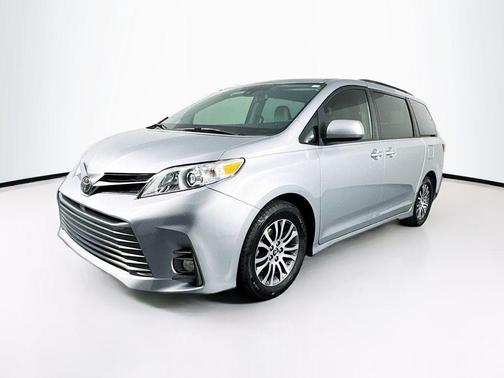 2018 Toyota Sienna XLE Premium