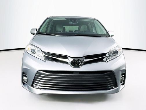 2018 Toyota Sienna XLE Premium