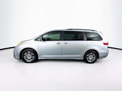 2018 Toyota Sienna XLE Premium