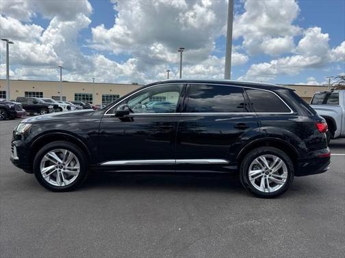 2024 Audi Q7 55 Premium Plus
