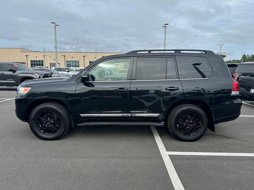 2019 Toyota Land Cruiser Base