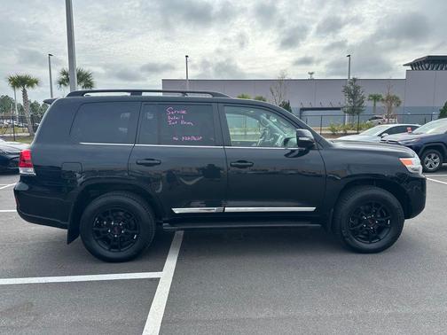 2019 Toyota Land Cruiser Base