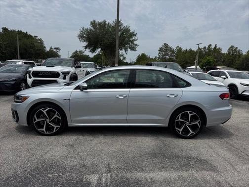 2020 Volkswagen Passat 2.0T R-Line