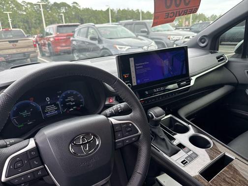 2025 Toyota Sienna Platinum