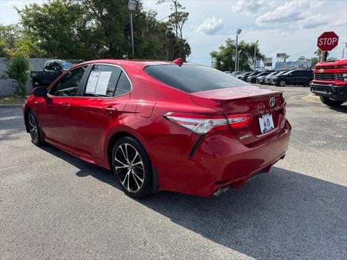 2020 Toyota Camry SE