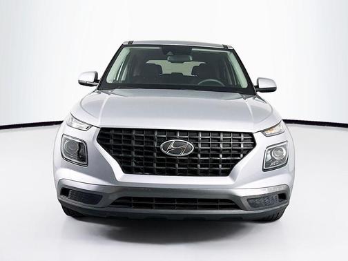 2020 Hyundai VENUE SE