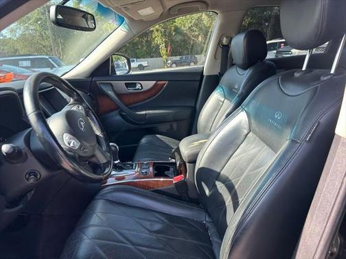 2014 INFINITI QX70 Base