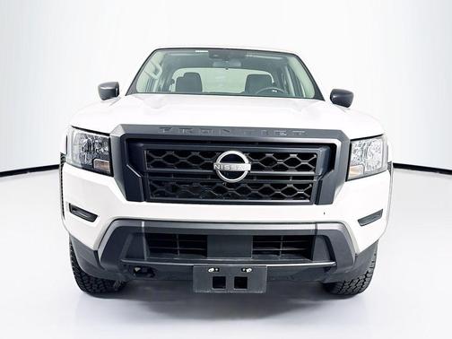 2023 Nissan Frontier S