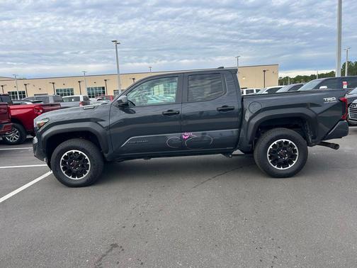 2024 Toyota Tacoma TRD Off Road