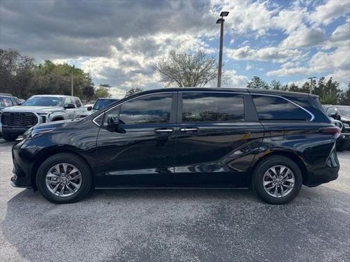 2024 Toyota Sienna XLE 7 Passenger