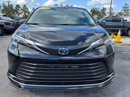 2024 Toyota Sienna XLE 7 Passenger