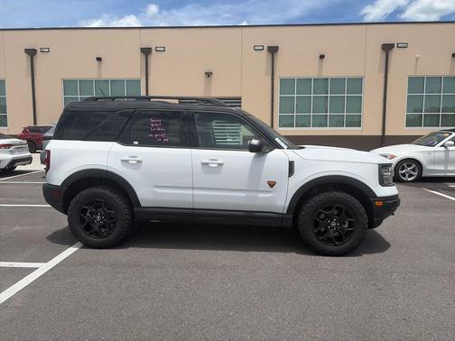 Oxford White 2022 Ford Bronco Sport Badlands