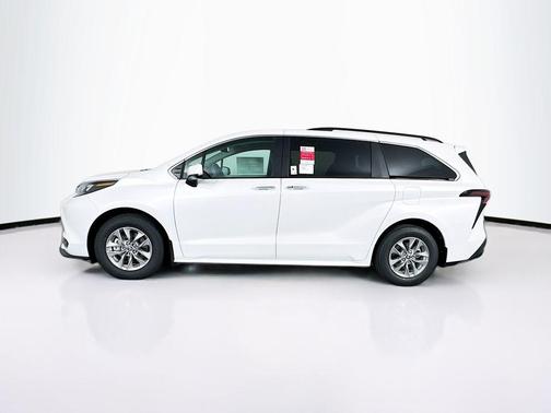 Wind Chill Pearl 2026 Toyota Sienna XLE