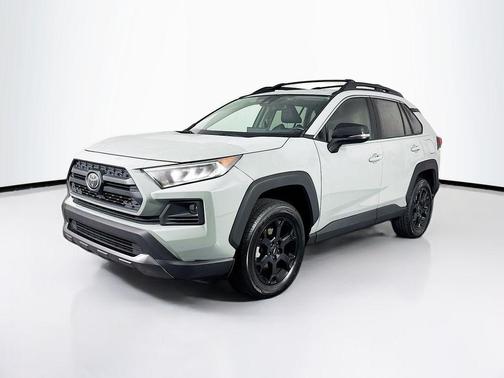 2020 Toyota RAV4 SE