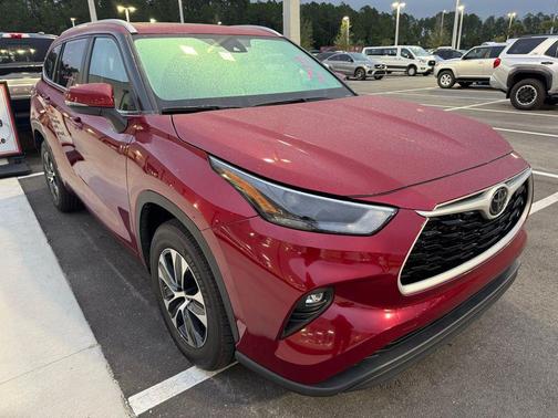 2024 Toyota Highlander XLE