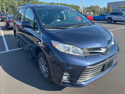 2020 Toyota Sienna XLE Premium