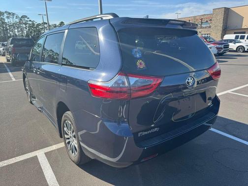 2020 Toyota Sienna XLE Premium