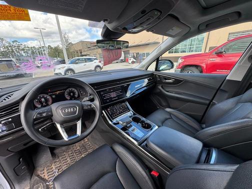 2023 Audi Q7 55 Prestige