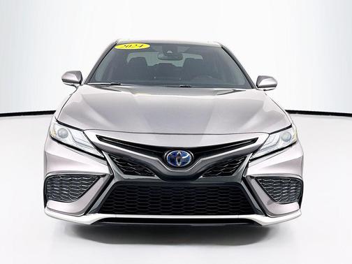 2024 Toyota Camry Hybrid SE