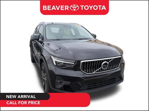 2024 Volvo XC40 B5 Ultimate Bright Theme