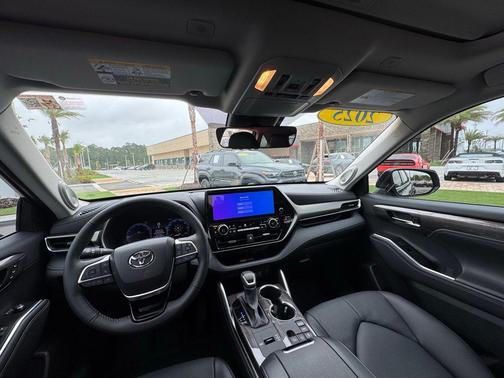 2025 Toyota Highlander Limited